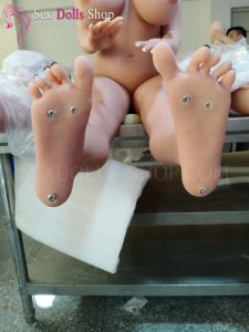 wm 156cm H cup tan skin light brown nipples head 233