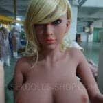 wm 172cm D cup skin color tan nipples light brown head 210