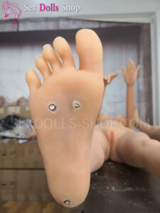 irontech 163cm C cup tan skin light brown nipples head Victoria